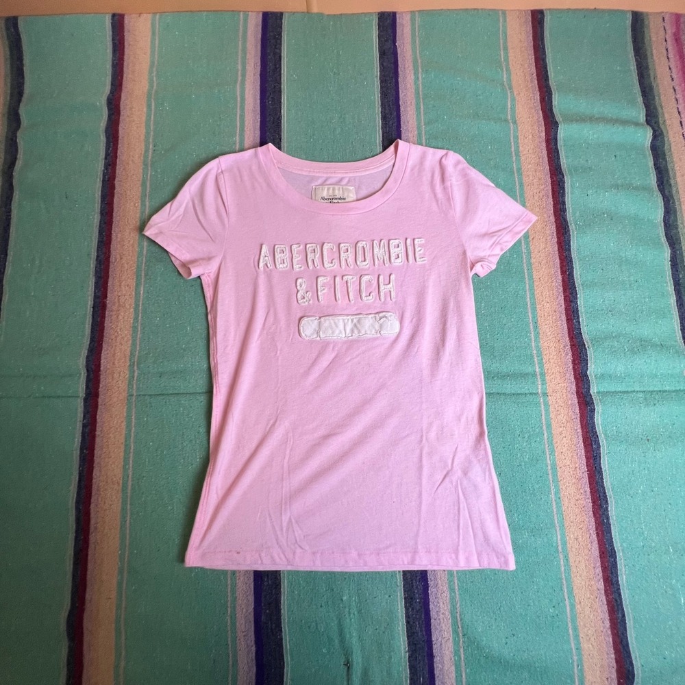 Abercrombie & Fitch Graphic Tee Womens Medium Pink Embroidered Logo Y2K Preppy